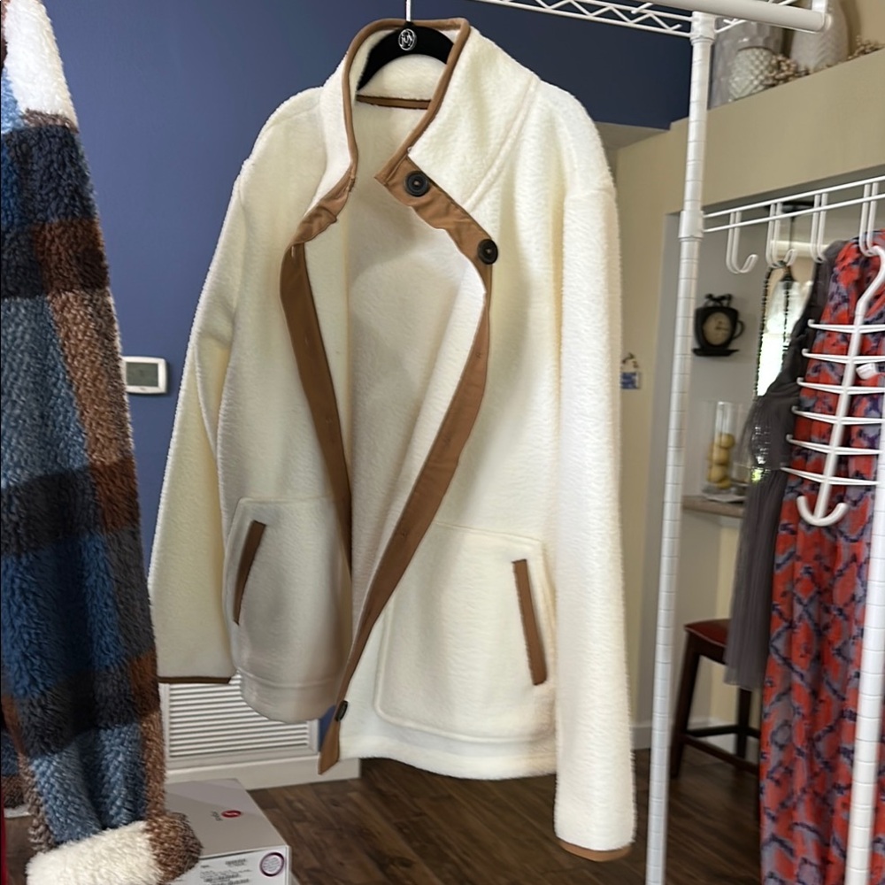 Croft & Barrow Cream and Tan Teddy Jacket